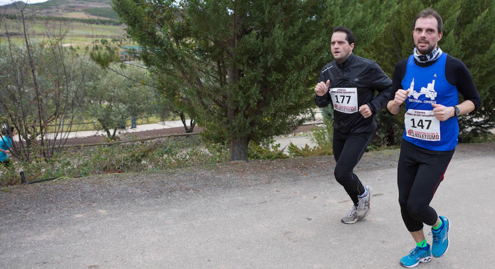 La Carrera de La GraJera ha reunido esta mañana a un gran número de atletas para competir en una nueva cita del Circuito de Carreras Populares por los alrededores del entorno natural y del campo de golf de Logroño