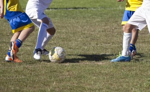 Condenan a 9 años de prisión a un entrenador de fútbol malagueño por abusar de tres menores 