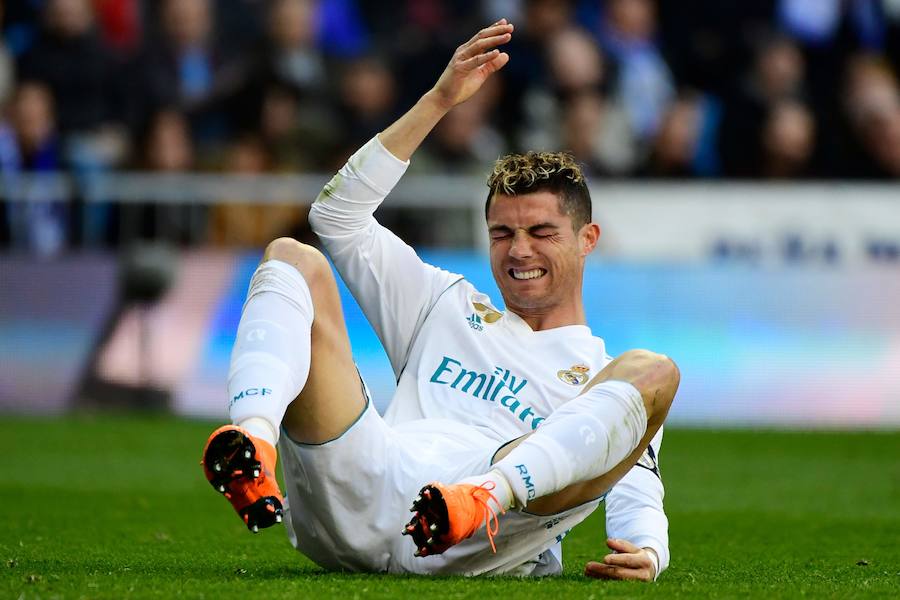 El conjunto de Zinedine Zidane logró su cuarta victoria consecutiva en Liga tras imponerse al cuadro babazorro con un doblete de Cristiano Ronaldo y tantos de Bale y Benzema, este último de penalti. 