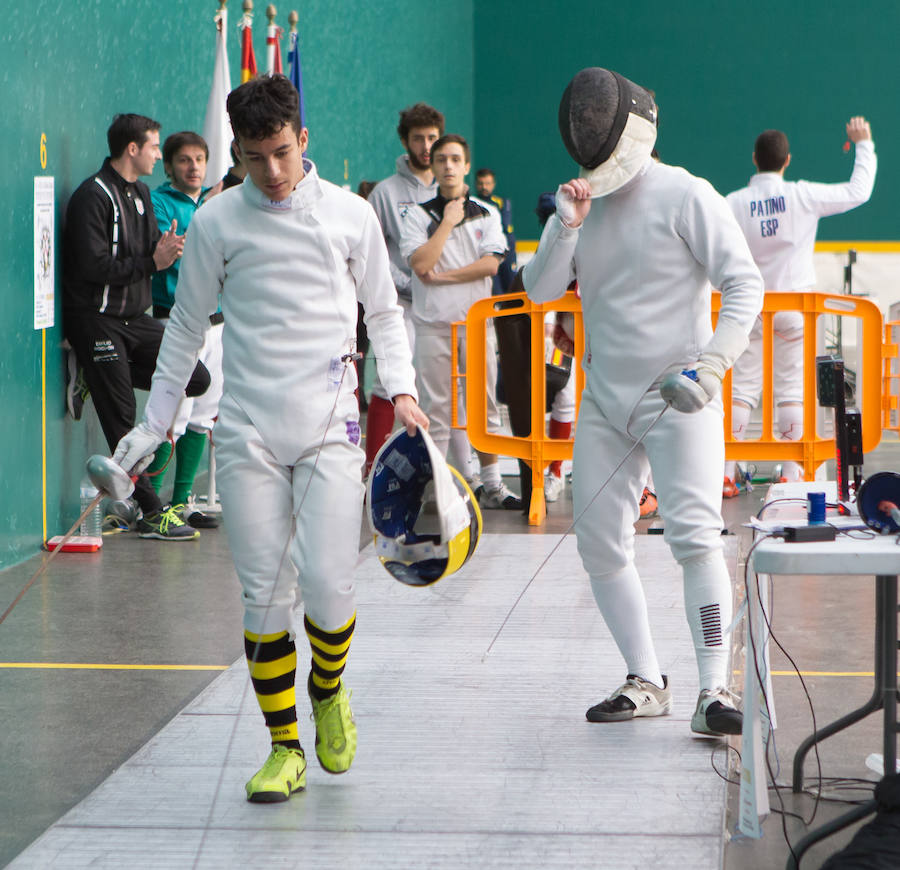 Imágenes correspondientes al Torneo Internacional Ciudad de Logroño que se celebra este fin de semana en el Polideportivo de Las Gaunas de Logroño. En categoría oro, el campeón ha sido el Burgos mientras que en la de plata, el éxito ha sido para el Olimpo de Madrid.