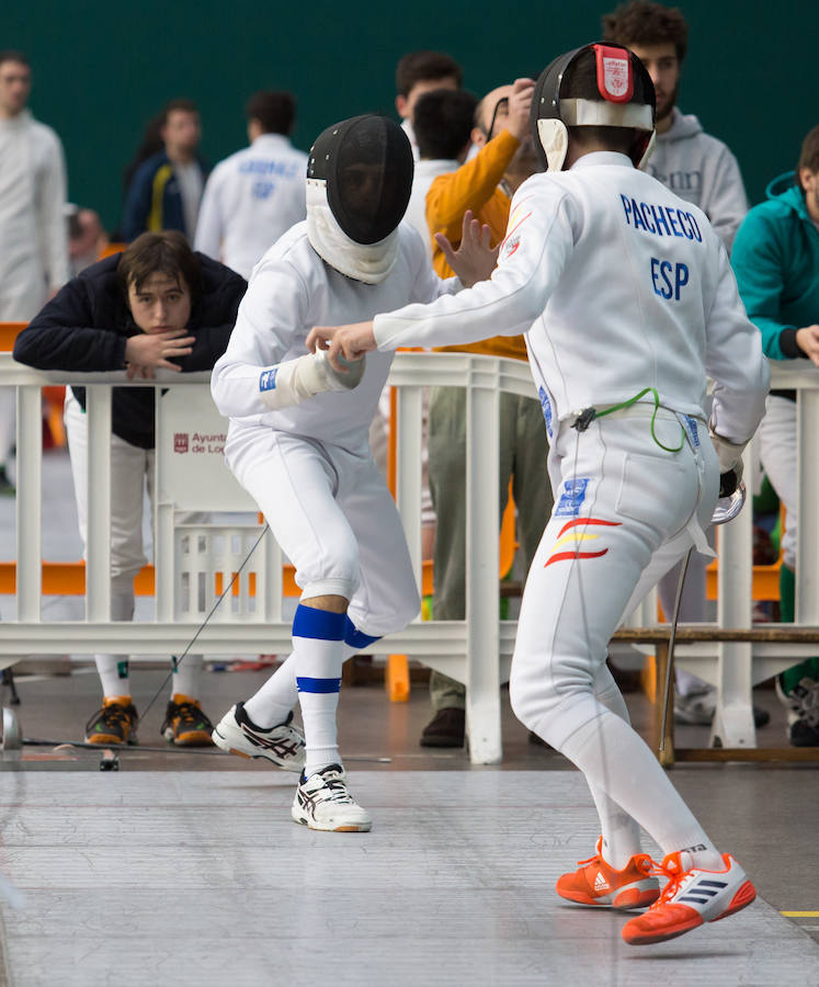 Imágenes correspondientes al Torneo Internacional Ciudad de Logroño que se celebra este fin de semana en el Polideportivo de Las Gaunas de Logroño. En categoría oro, el campeón ha sido el Burgos mientras que en la de plata, el éxito ha sido para el Olimpo de Madrid.