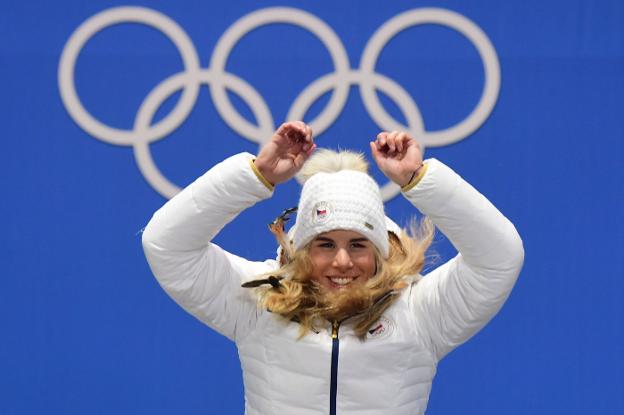 Ester Ledecka sumó su segundo oro en Corea del Sur. :: afp