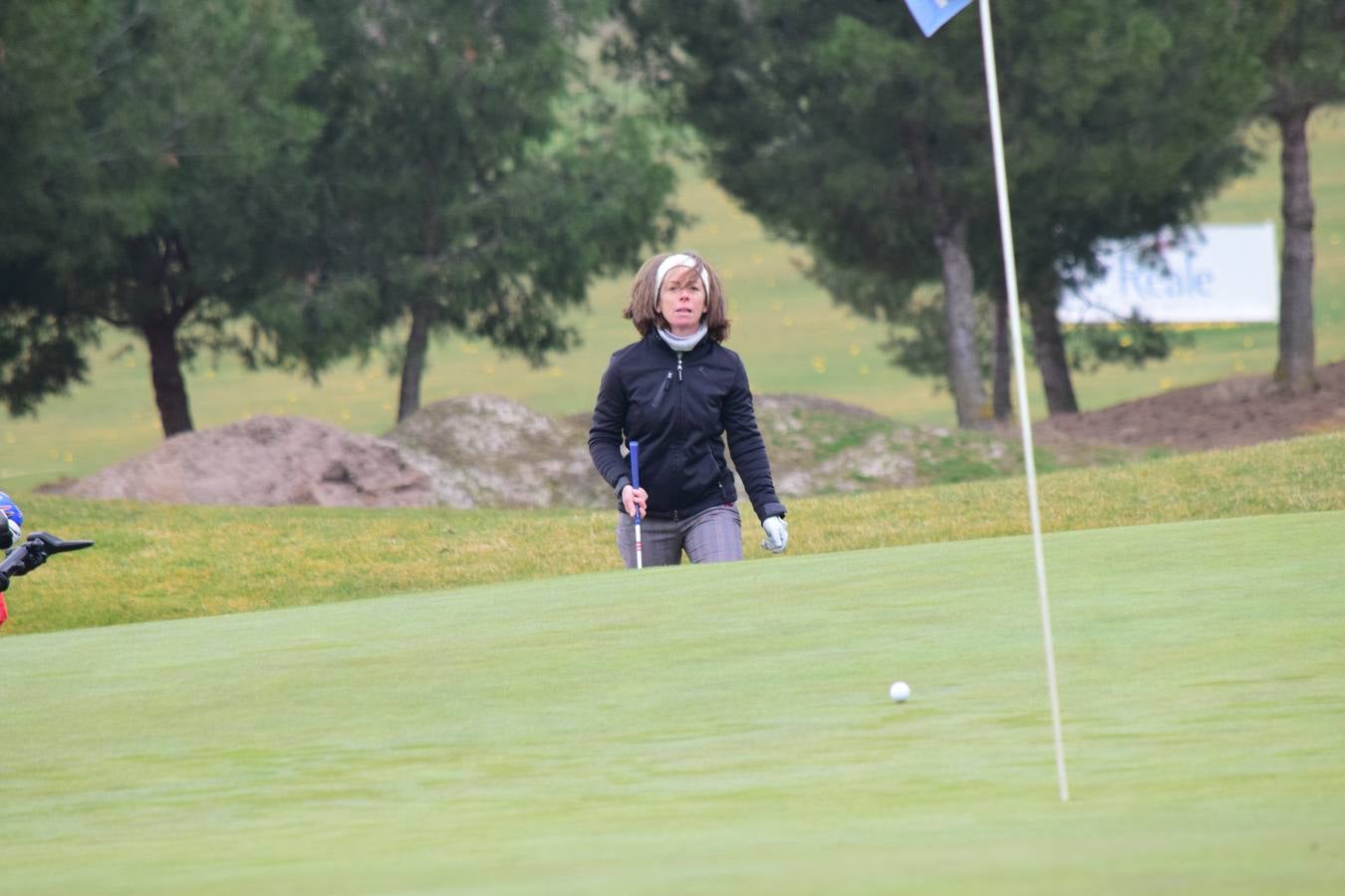 Los participantes en el primer torneo de la Liga de Golf y Vino disfrutaron de una estupenda jornada.