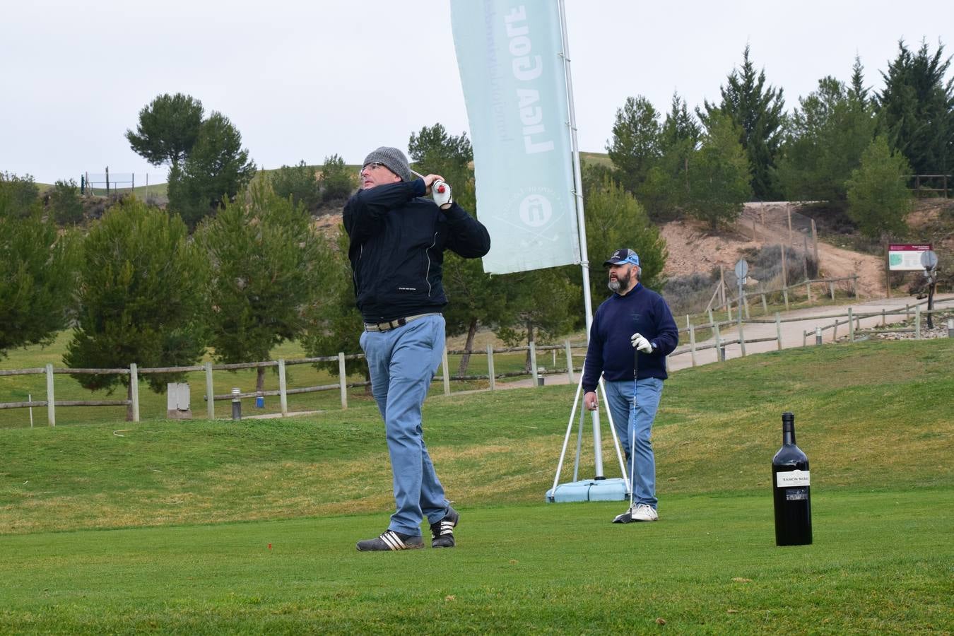 Los participantes en el primer torneo de la Liga de Golf y Vino disfrutaron de una estupenda jornada.