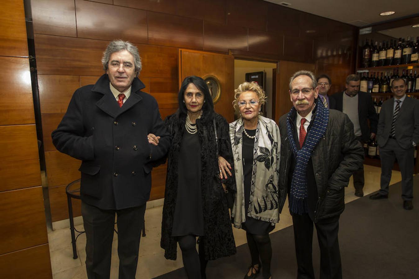 Entrega de la 4ª edición de los Galardones que concede AECC La Rioja y que ha contado con la presencia del presidente del Gobierno riojano, José Ignacio Ceniceros, la presidenta del Parlamento, Ana Lourdes González, y la alcaldesa de Logroño Cuca Gamarra.