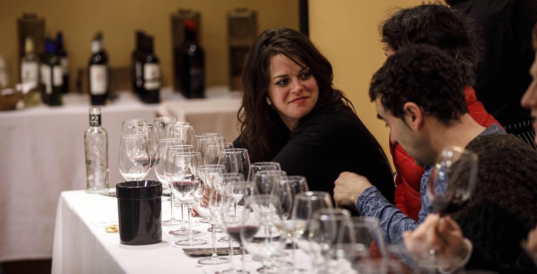 Carlos Fernández, de Bodegas Tierra, presentó sus vinos en el Club de Catas de lomejordelvinoderioja.com.