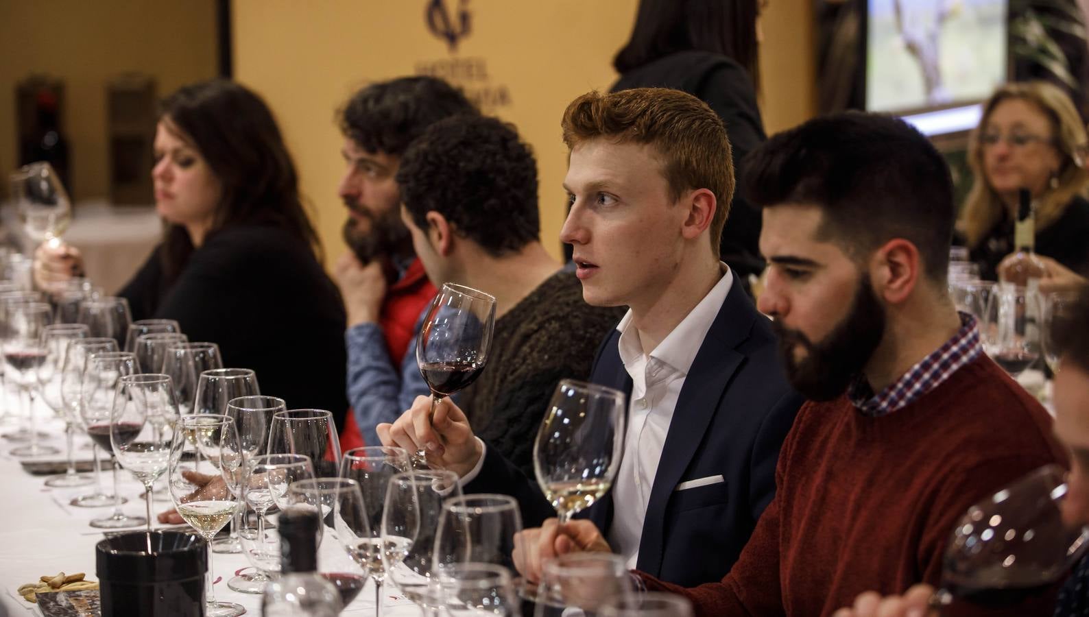 Carlos Fernández, de Bodegas Tierra, presentó sus vinos en el Club de Catas de lomejordelvinoderioja.com.