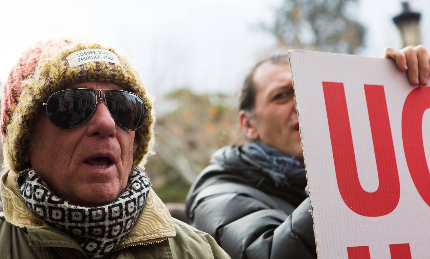 Los Jubilados reivindican unas pensiones dignas frente a la Delegación del Gobierno.