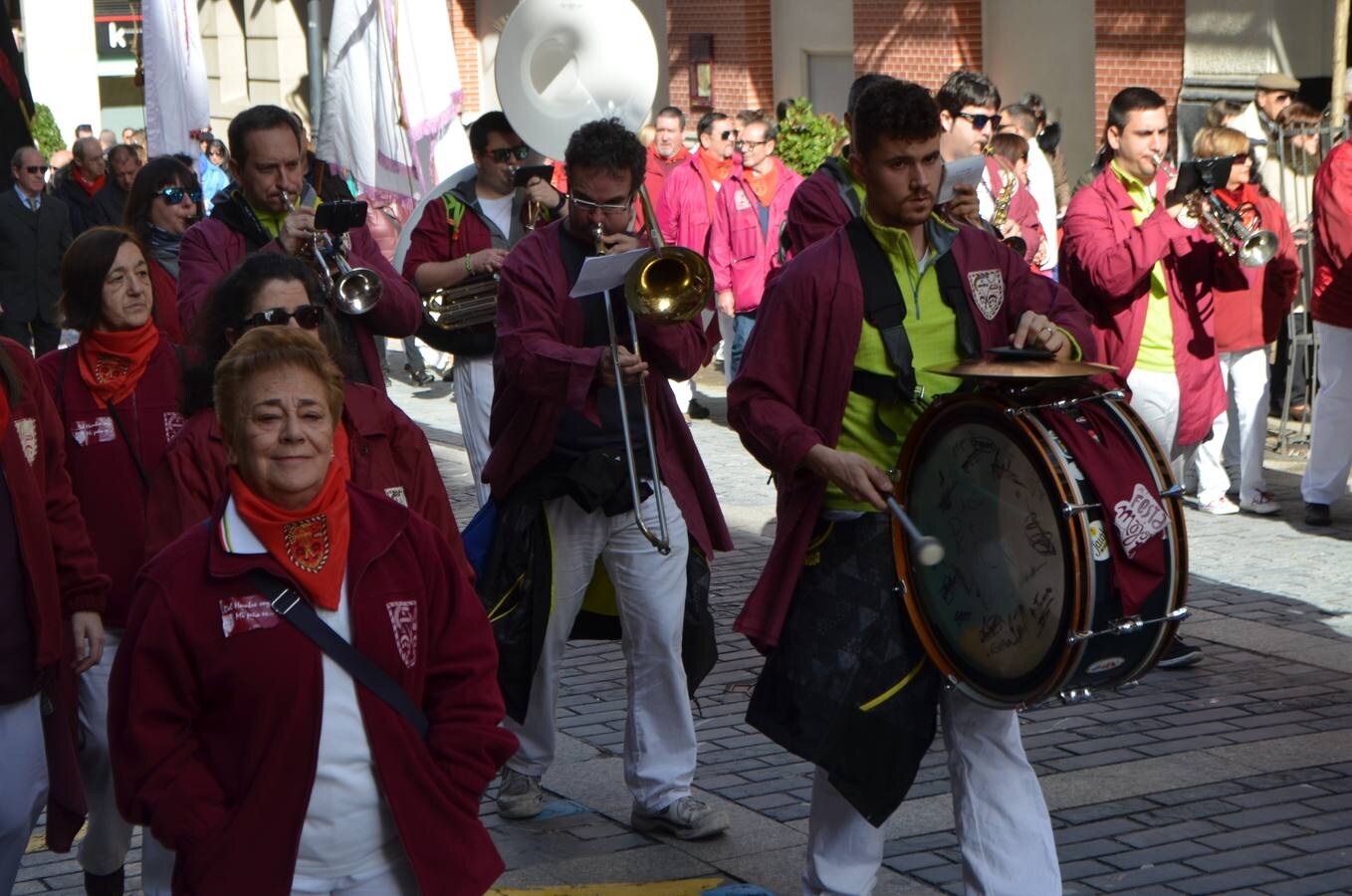 En el día grande, los santos Emeterio y Celedonio salieron a la calle en una procesión muy participativa por Calahorra