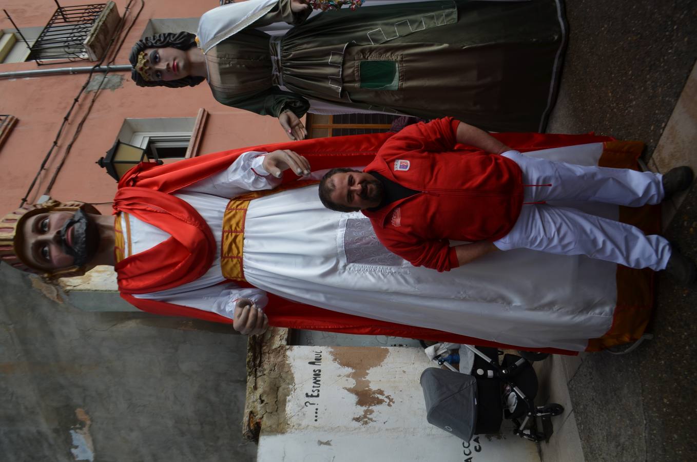 En el día grande, los santos Emeterio y Celedonio salieron a la calle en una procesión muy participativa por Calahorra