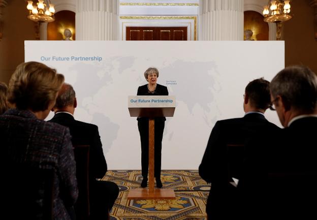 Theresa May, ayer durante su dicurso en la City de Londres sobre el proceso de salida de la UE. :: P. Nicholls / Reuters