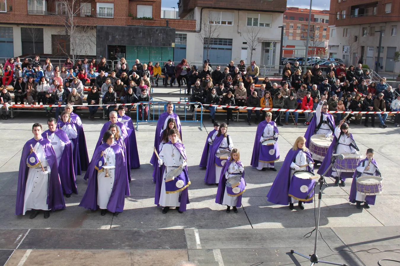 La exaltación de bandas de las cofradías anuncia la Semana Santa en Arnedo.