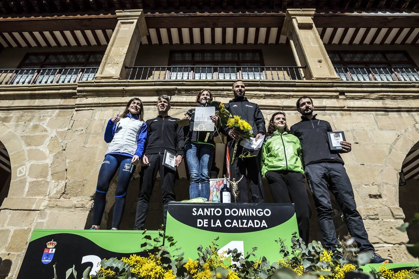 El atleta marroquí afincado en Haro gana la duodécima edición del medio maratón entre Nájera y Santo Domingo, endurecida por el viento | La riojabajeña Rocío Marín fue la mujer más rápida, mientras que el logroñés Sergio Tejada y la vasca Yaiza Cristóbal han vencido el 8K