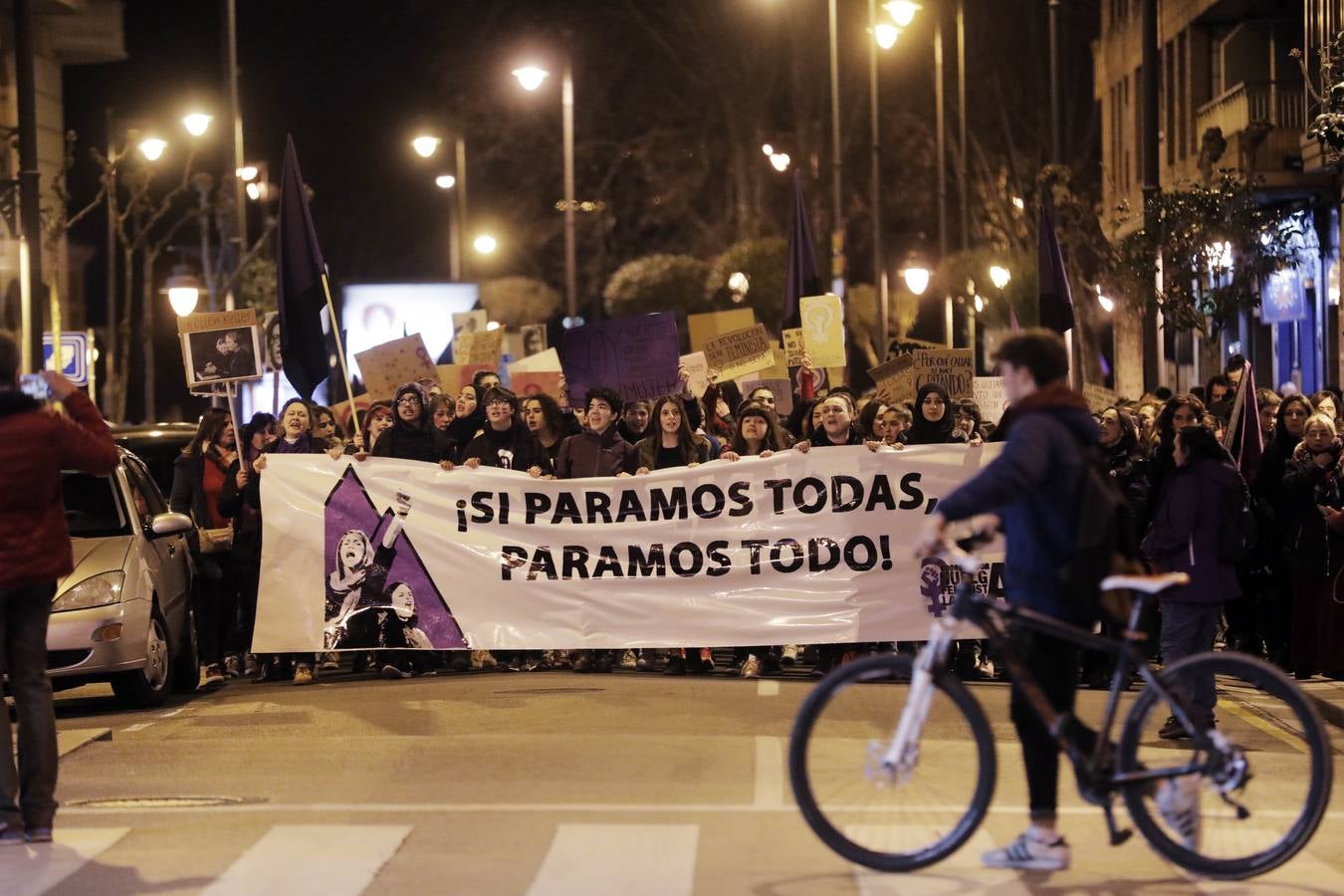 Multitudinaria ha sido la manifestación de despedida del Día Internacional de la Mujer organizada por la Coordinadora Huelga Feminista