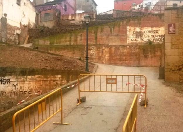 La calle Murallas, tras la obras de renovación de la red. :: ato. 