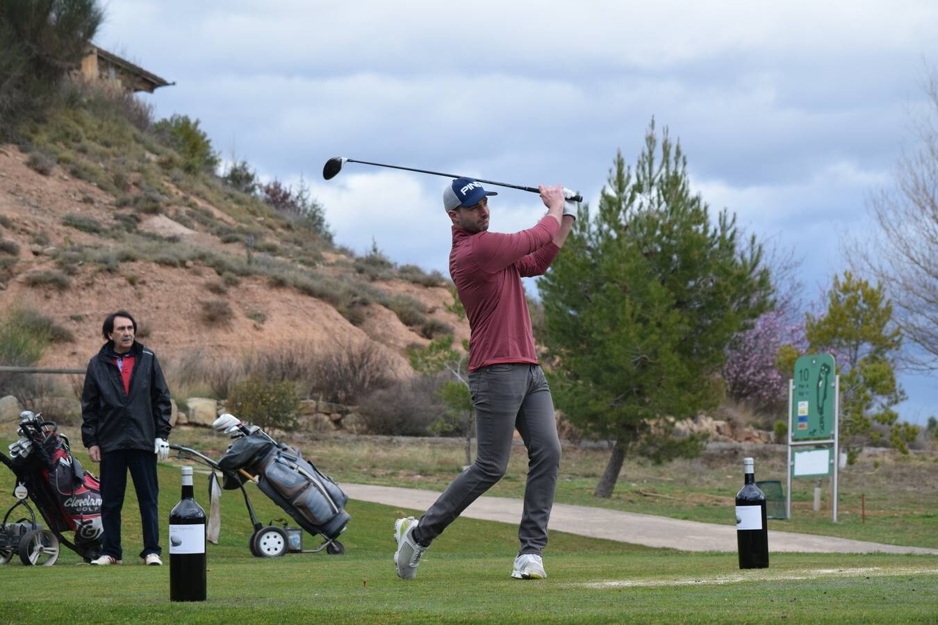 Los jugadores disfrutaron de un gran día en el egundo torneo de la Liga de Golf y Vino organizada por lomejordelvinoderioja.