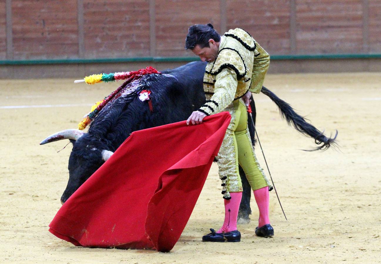 Tomás Campos arrebató con una faena enorme y profunda al sexto y Padilla pasó sin pena ni gloria