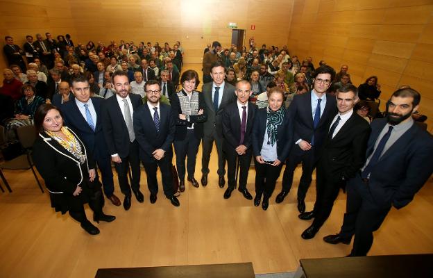 Participantes ayer tarde en Logroño en las jornadas sobre inversión organizadas por Ibercaja. :: jUAN mARÍN
