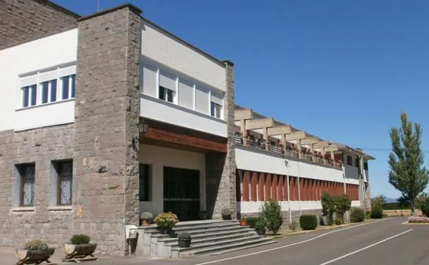 El Colegio Menesiano de Santo Domingo recibe la Placa de Honor de la Orden Civil de Alfonso X el Sabio