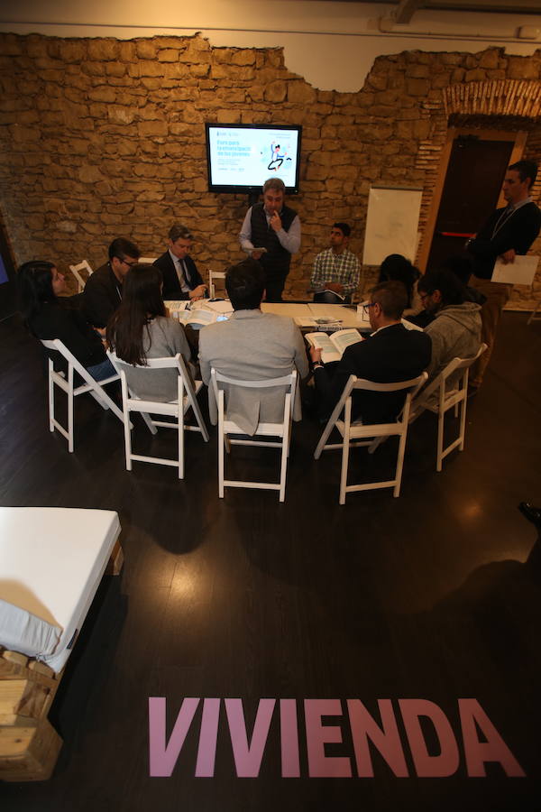 El Foro por la Emancipación ha celebrado esta tarde varios talleres dirigidos a los jóvenes como el de familia, educación, emprendimiento/empleo y vivienda