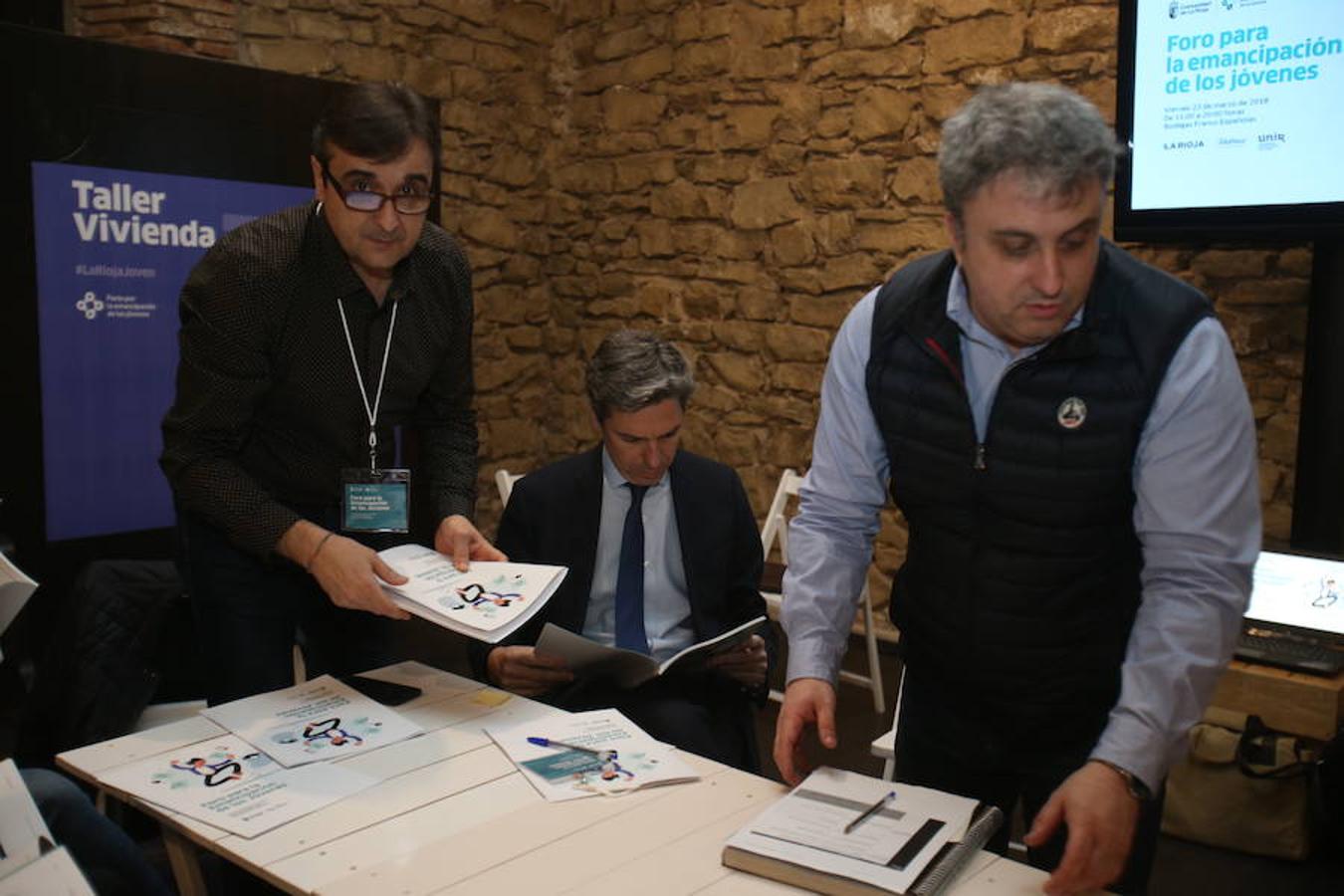 El Foro por la Emancipación ha celebrado esta tarde varios talleres dirigidos a los jóvenes como el de familia, educación, emprendimiento/empleo y vivienda