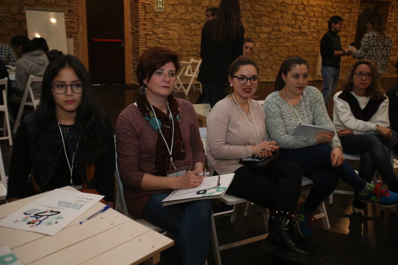 El Foro por la Emancipación ha celebrado esta tarde varios talleres dirigidos a los jóvenes como el de familia, educación, emprendimiento/empleo y vivienda