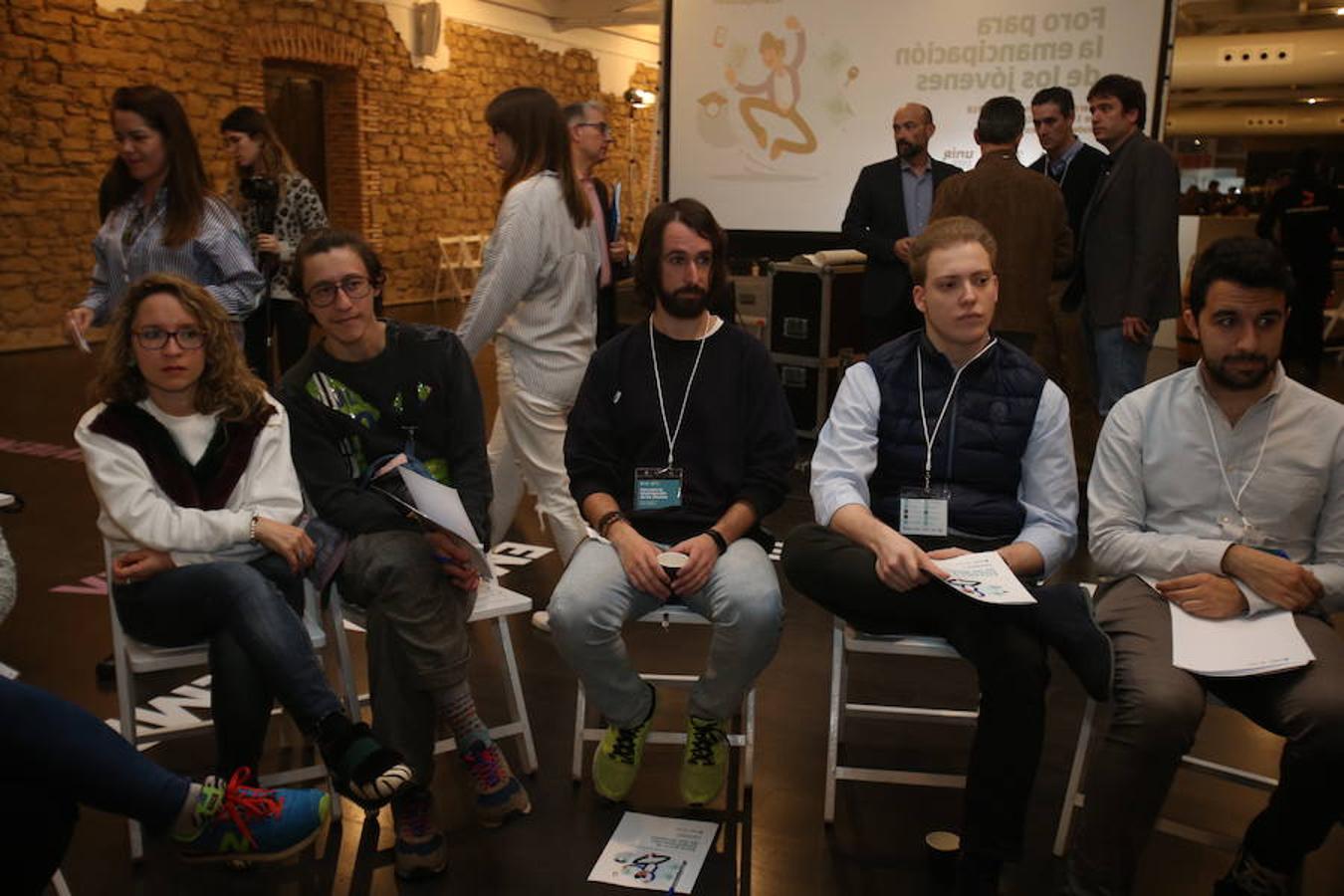 El Foro por la Emancipación ha celebrado esta tarde varios talleres dirigidos a los jóvenes como el de familia, educación, emprendimiento/empleo y vivienda