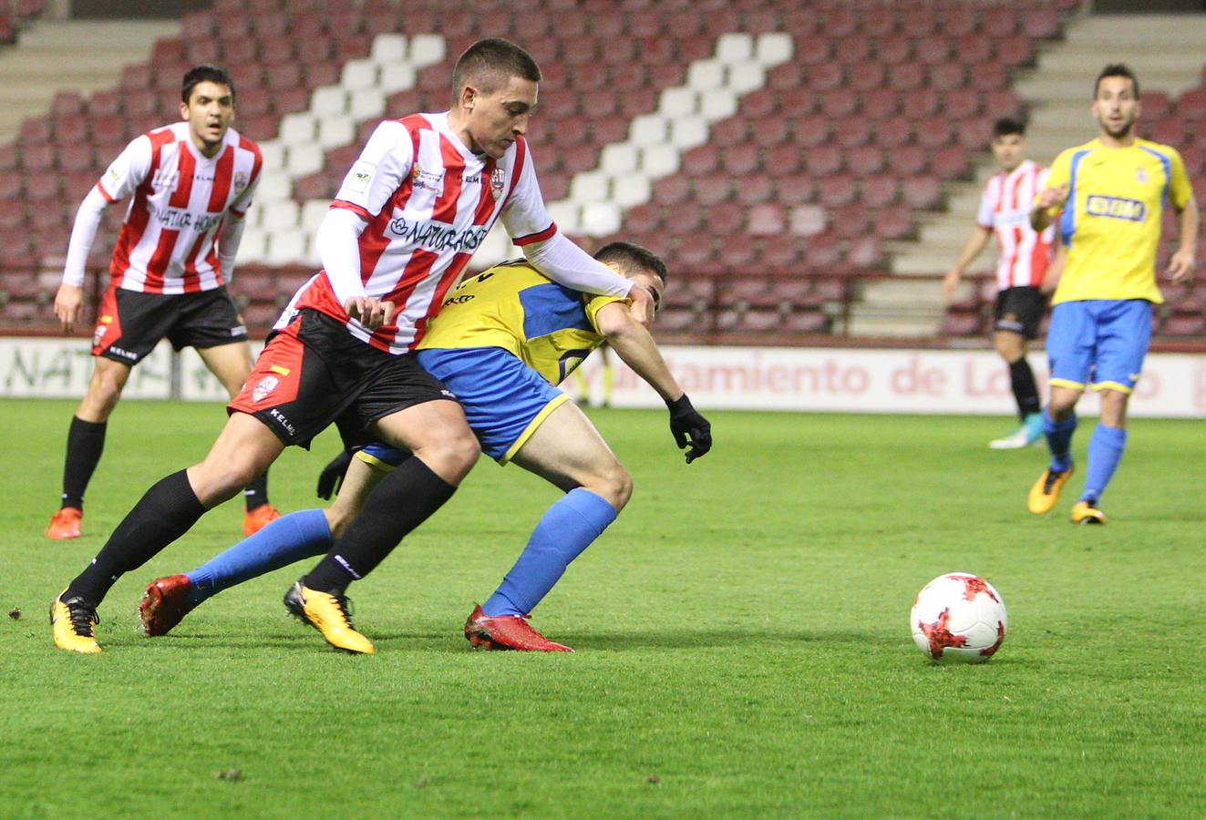 Imágenes del partido disputado en Las Gaunas, que concluyó con victoria de la UD Logroñés por 2-0.