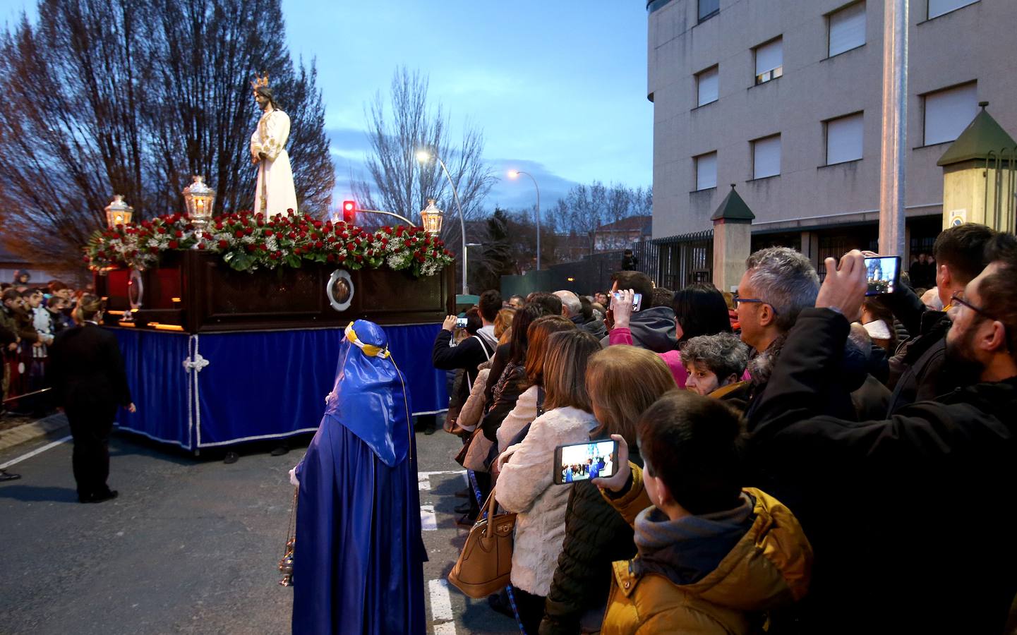 Fotos: Semana Santa: El viacrucis de Jesús Cautivo en Logroño