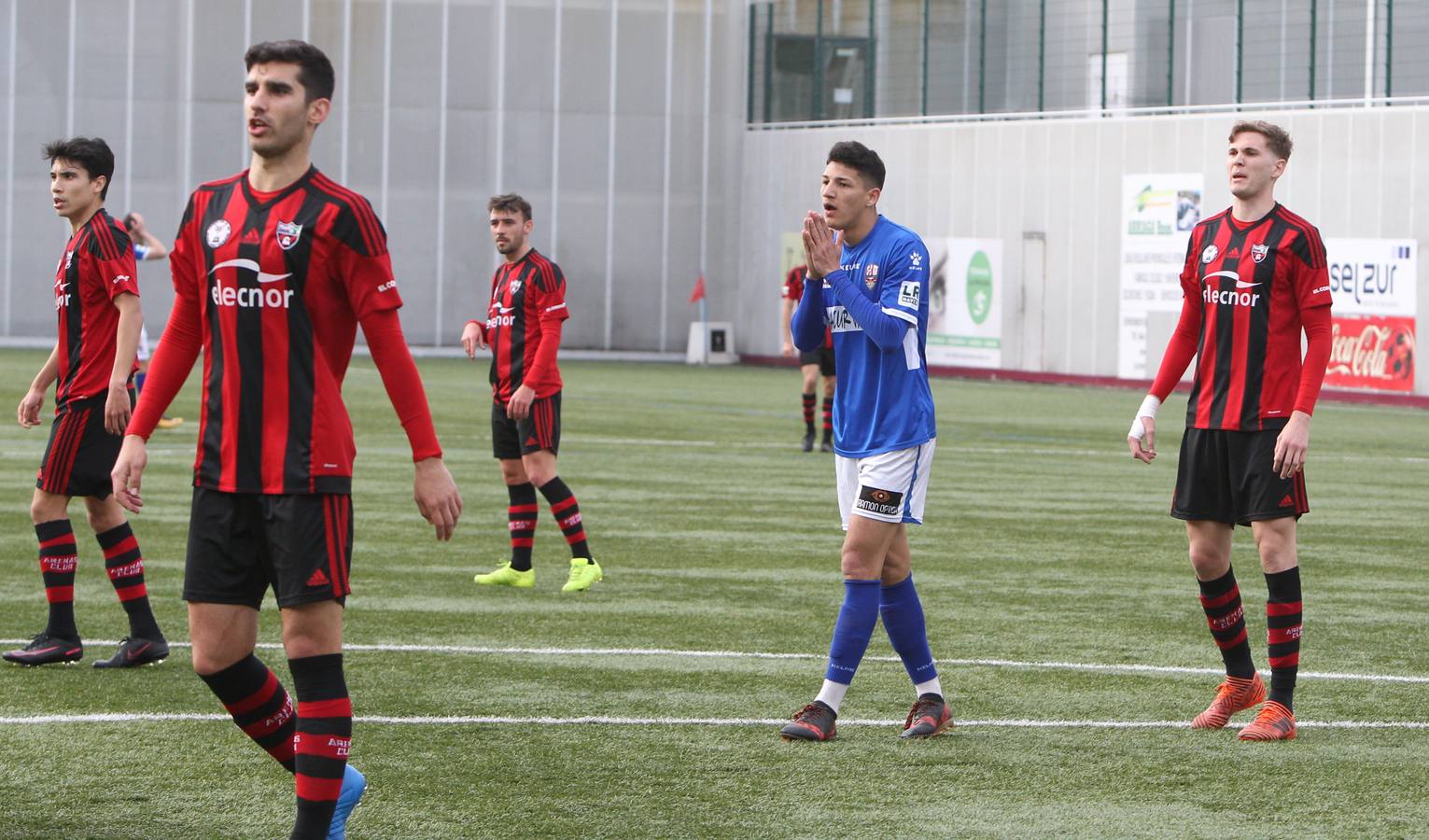 La UDL logró un insuficiente empate sin goles ante el Arenas