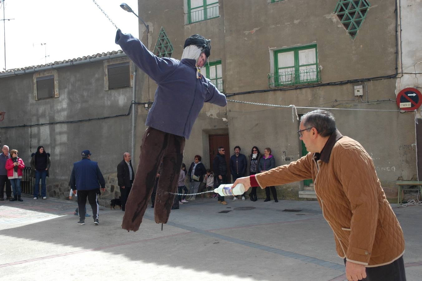 Fotos: Quema de Judas en Cornago y Valdeperillo