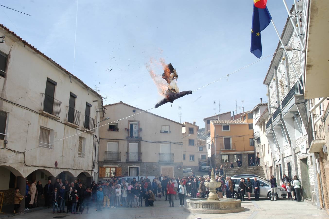 Fotos: Quema de Judas en Cornago y Valdeperillo