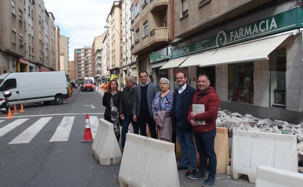 Comienza la reurbanización de la calle Cigüeña para «dar prioridad al peatón»