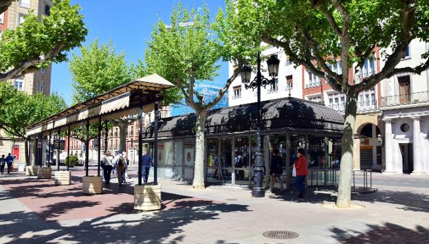 Quiosco de La Rosaleda, en el paseo del Espolón. :: m.h.
