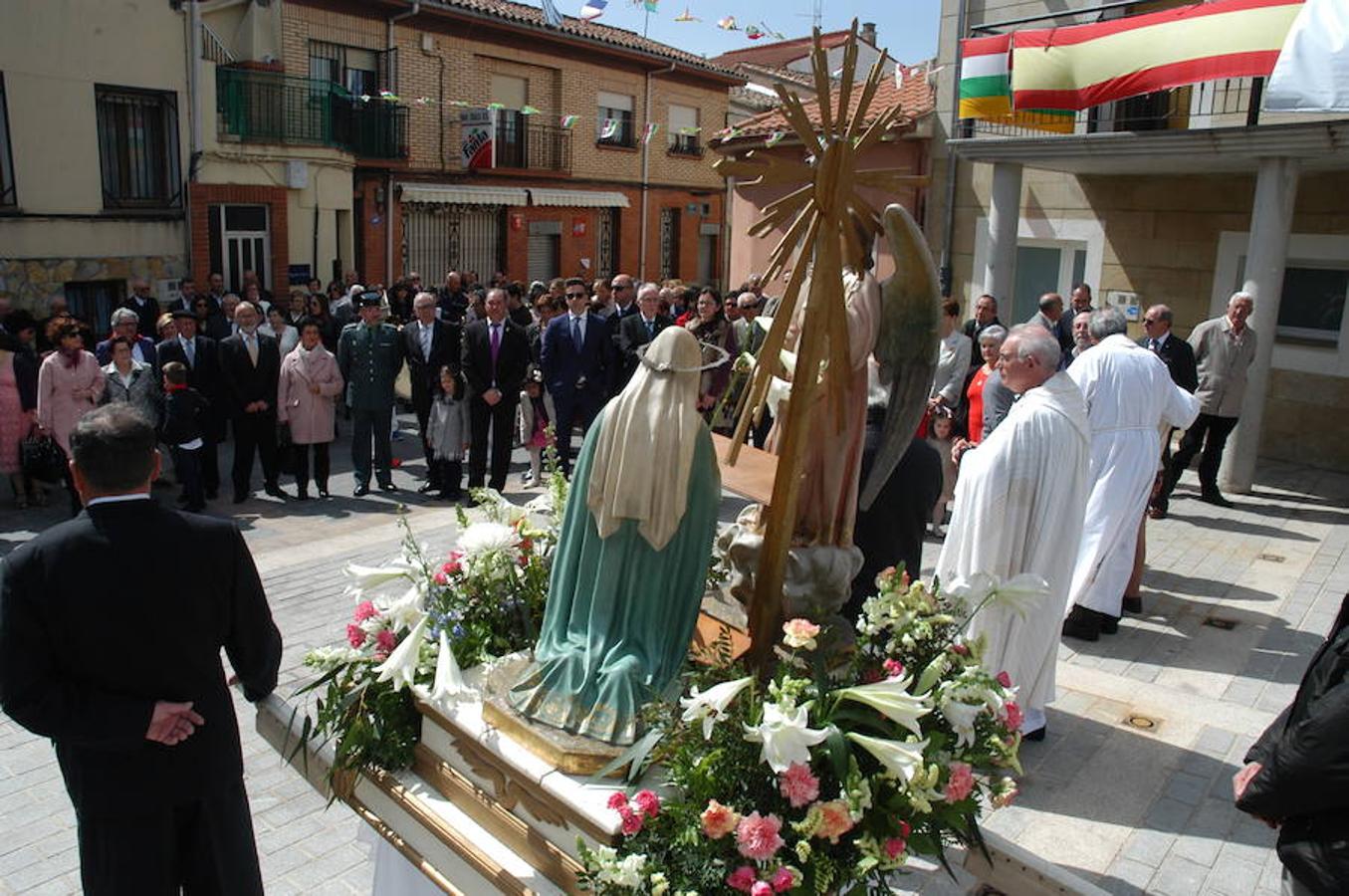 Imágenes de la procesión de la Virgen de la Anunciación con motivo del día grande de las fiestas patronales de El Villar de Arnedo.