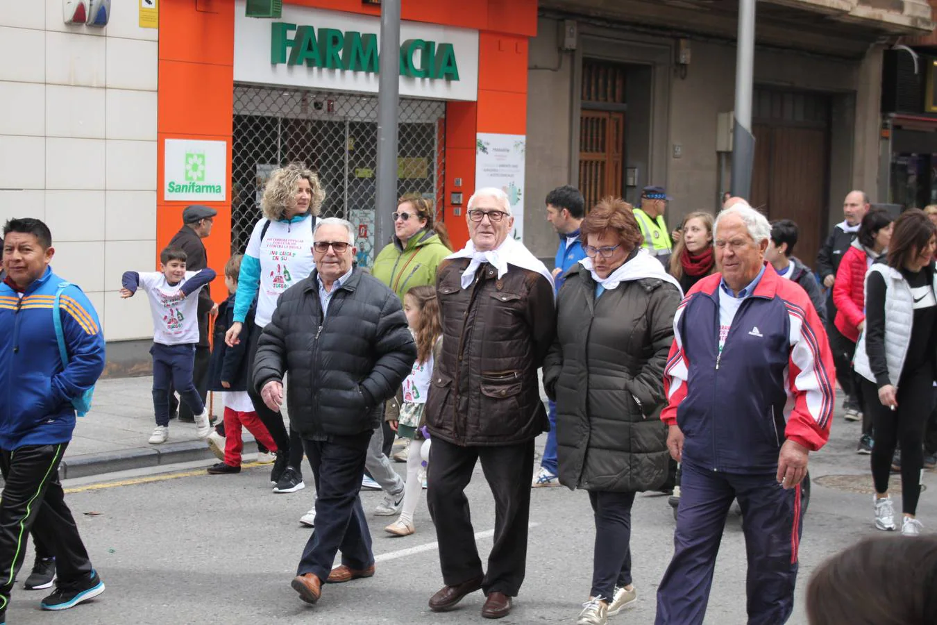Las familias fueron las protagonistas el domingo en la XVI Carrera popular contra la Droga y por la Salud en Arnedo.