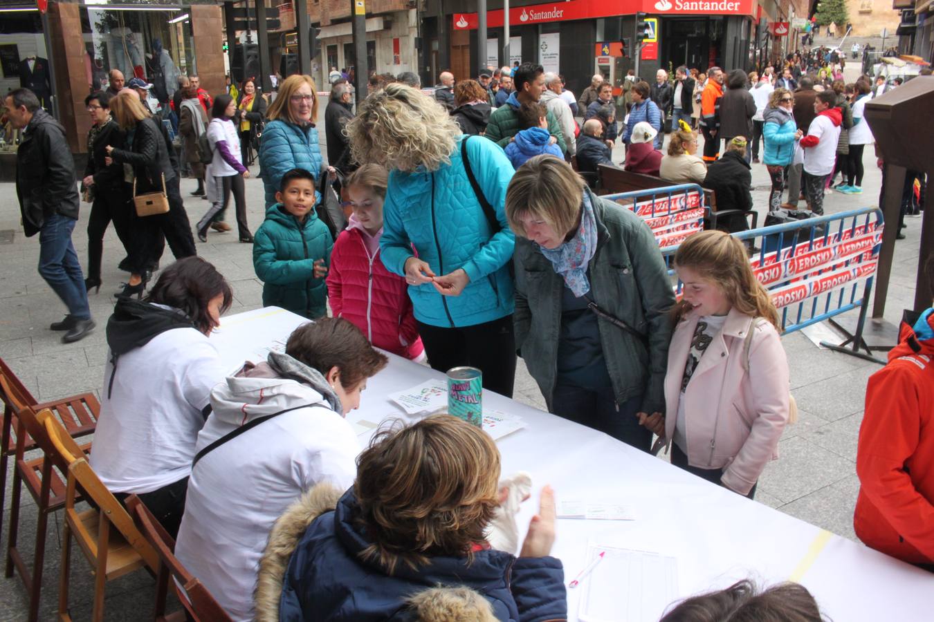 Las familias fueron las protagonistas el domingo en la XVI Carrera popular contra la Droga y por la Salud en Arnedo.