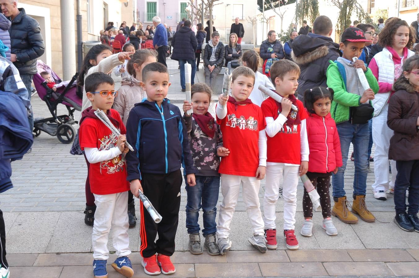 Imágenes de las fiestas de la Anunciación de El Villar de Arnedo, donde se disfrutó de un espectáculo infantil con encierro simulado, baile, toro hinchable...