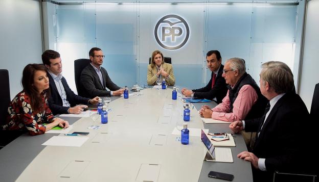 Cospedal presidió ayer el comité de dirección del PP ante la ausencia de Rajoy, de viaje en Argentina. :: tarek  mohamed / efe