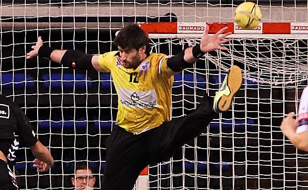 Gurutz cuajó un gran partido Pontevedra. 