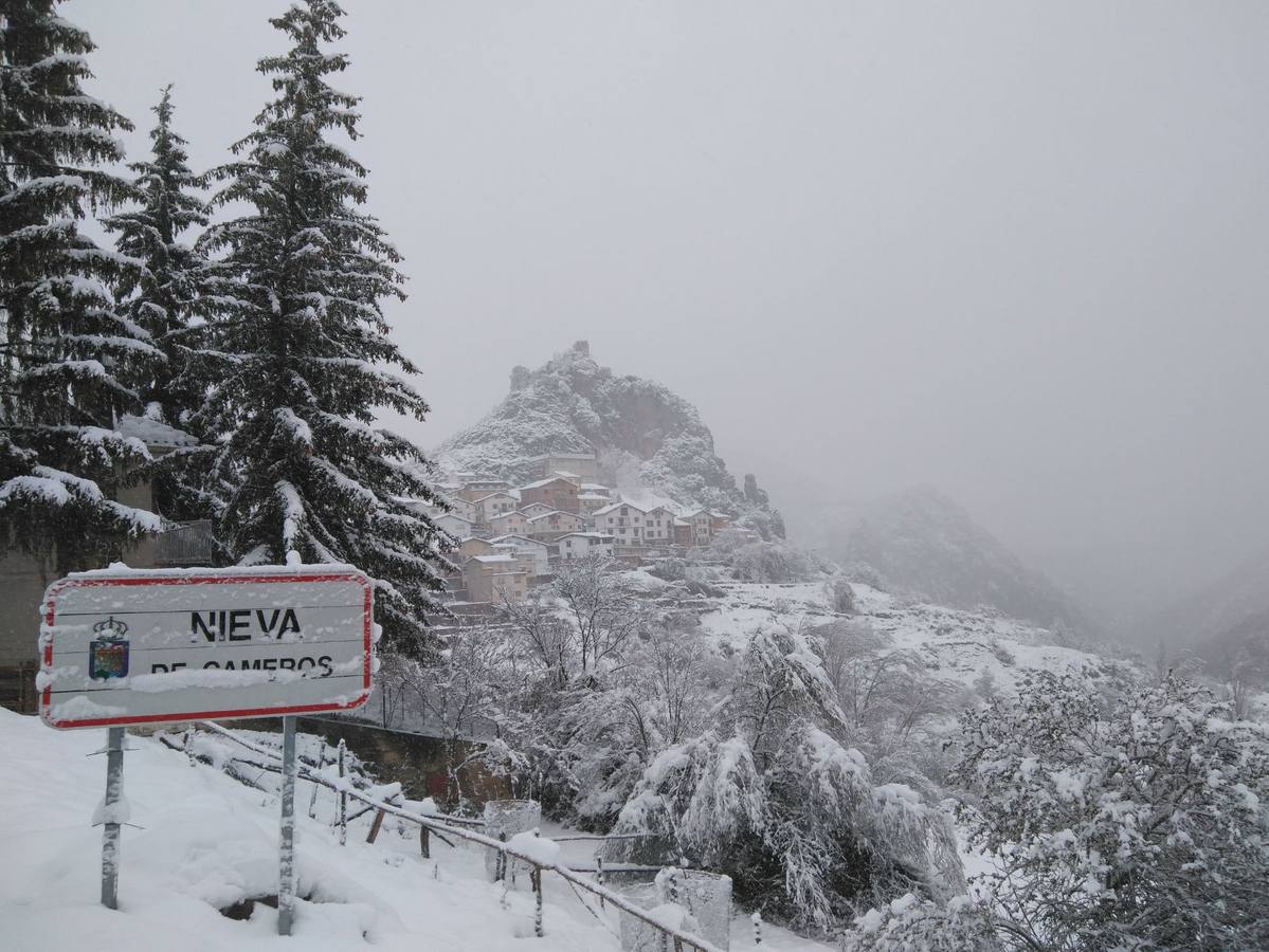 Nieva de Cameros y su aldea, Montemediano