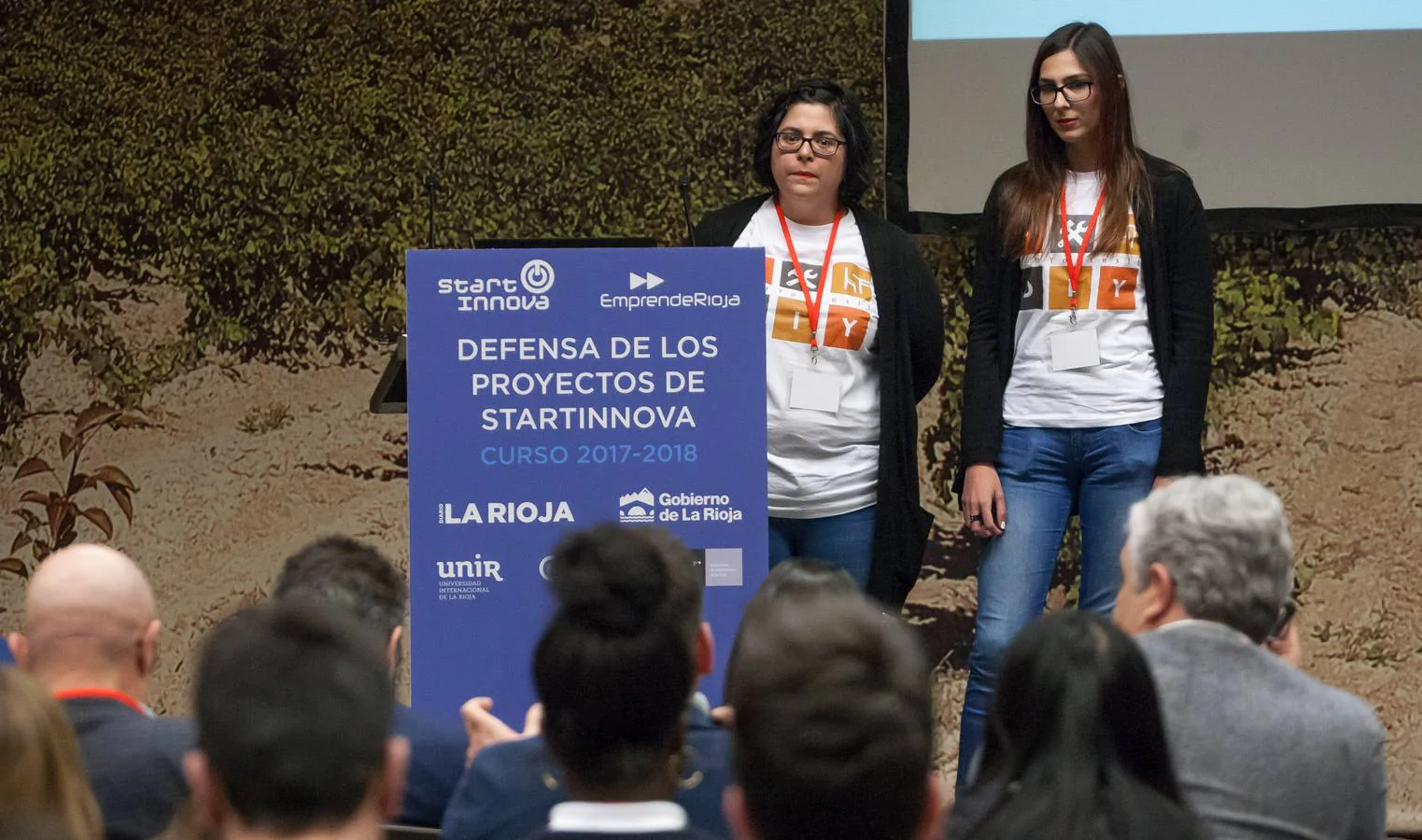 Dieciséis equipos que han pasado a la final han defendido hoy sus proyectos en Riojafórum ante un tribunal evaluador