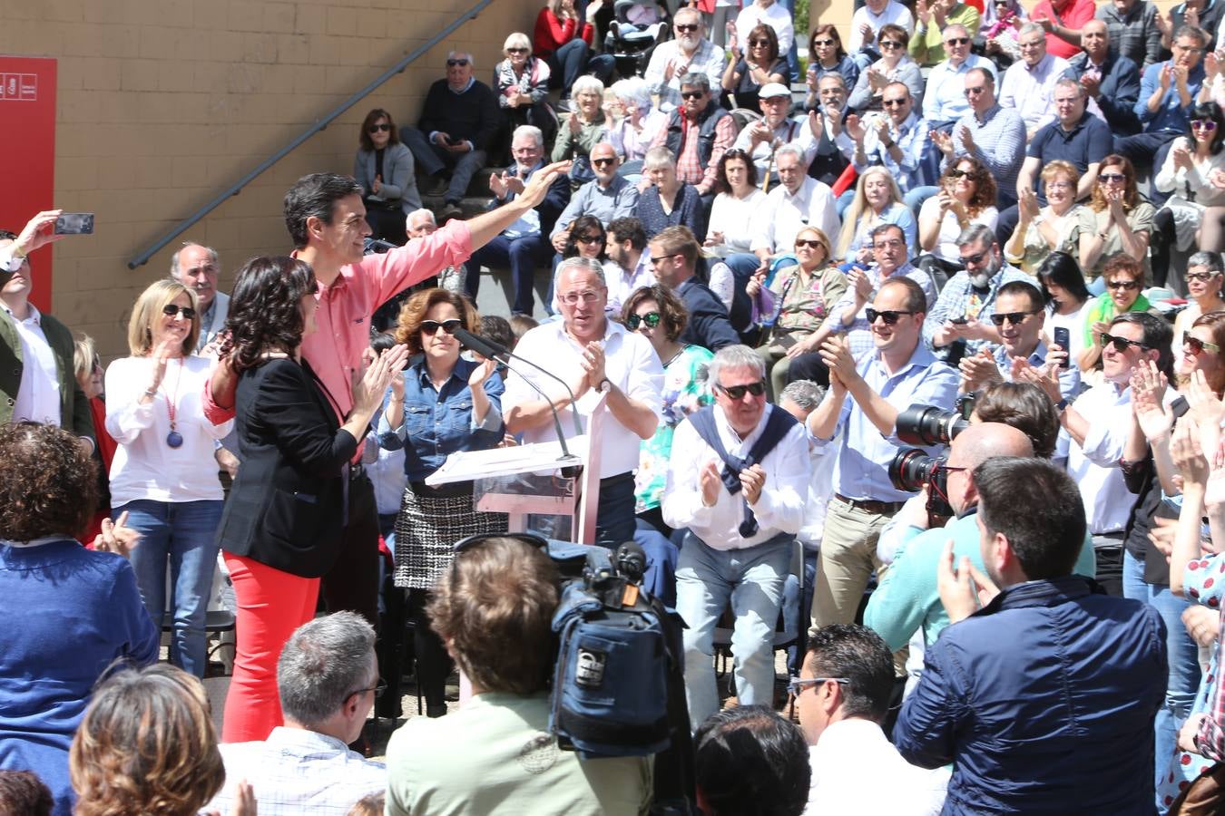 el secretario general del PSOE ha pronunciado un discurso en la plaza Joaquín Elizalde.