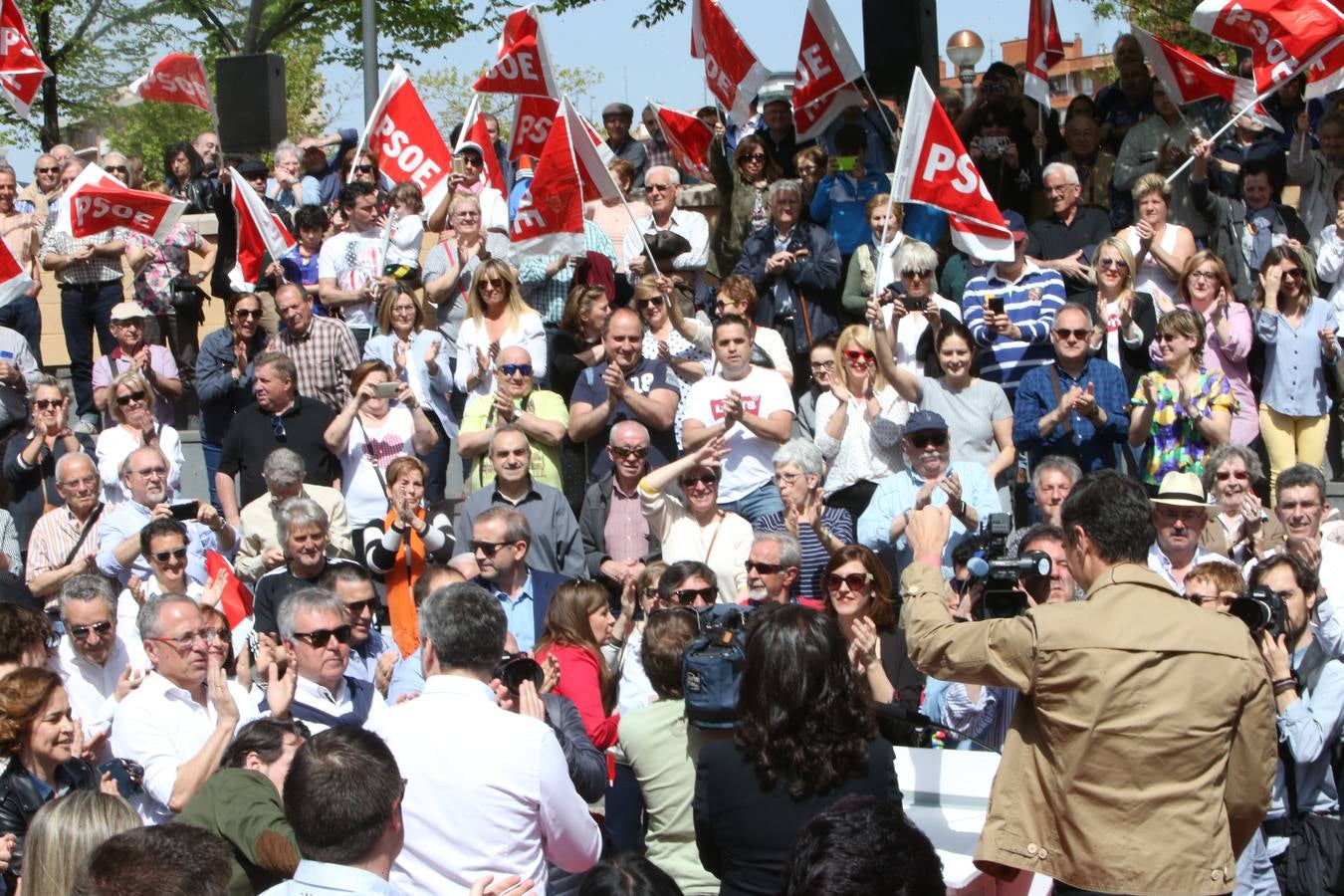 el secretario general del PSOE ha pronunciado un discurso en la plaza Joaquín Elizalde.