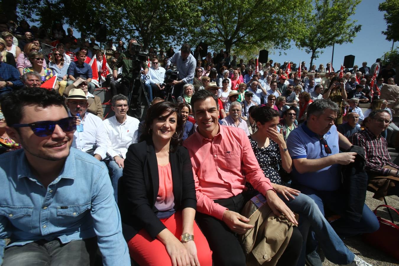 el secretario general del PSOE ha pronunciado un discurso en la plaza Joaquín Elizalde.