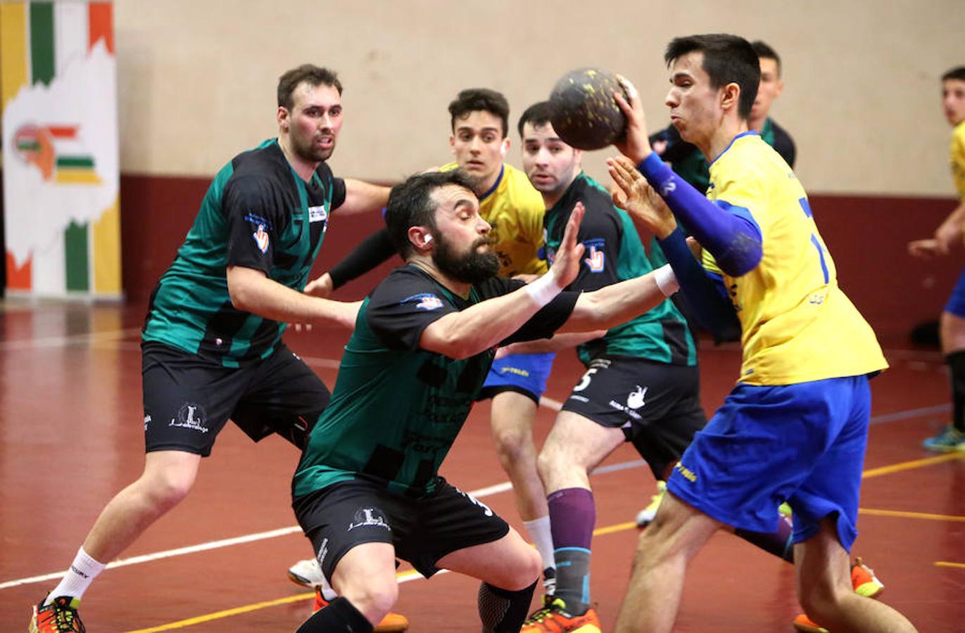 El Calasancio se impuso al Navarrete por 30-29 y se hizo con título de Liga de Segunda división de balonmano. El partido tuvo un desenlace de inafarto puesto que el equipo subcampeón gozaba de un 29-26 a falta de tres minutos para el final.