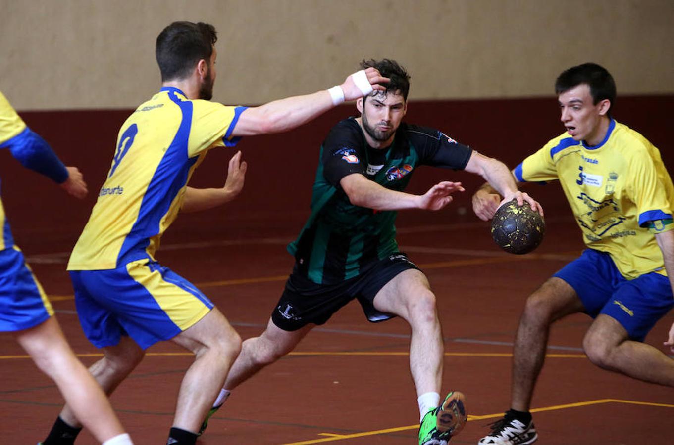 El Calasancio se impuso al Navarrete por 30-29 y se hizo con título de Liga de Segunda división de balonmano. El partido tuvo un desenlace de inafarto puesto que el equipo subcampeón gozaba de un 29-26 a falta de tres minutos para el final.