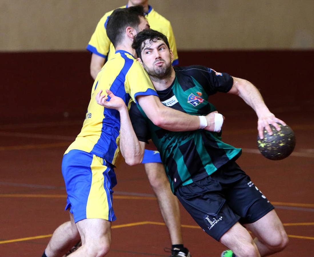 El Calasancio se impuso al Navarrete por 30-29 y se hizo con título de Liga de Segunda división de balonmano. El partido tuvo un desenlace de inafarto puesto que el equipo subcampeón gozaba de un 29-26 a falta de tres minutos para el final.