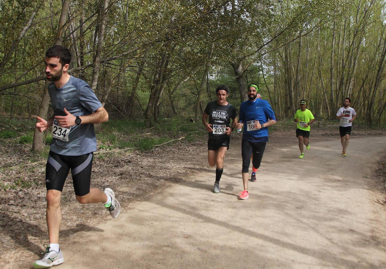 David Martínez y María Gómez Ijalba ganan la Carrera Valle del Iregua celebrada este domingo entre Villamediana y Albelda de Iregua.