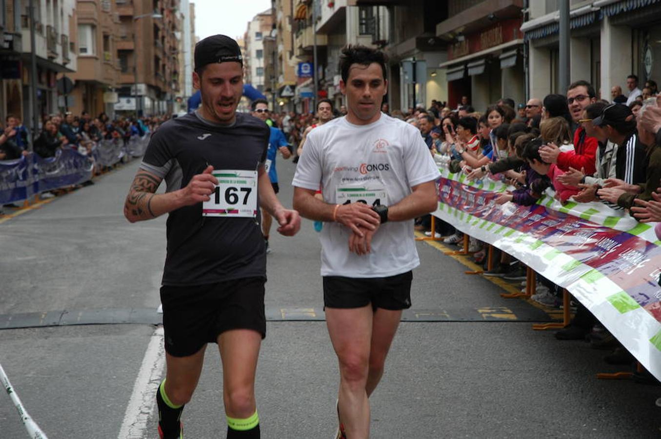 Los atletas Benmeziane y De Blas entraron de la mano en la carrera masculina mientras que Paula Sanz fue la mejor en categoría femenina en una prueba que hizo las veces de Campeonato de La Rioja de los 10 kilómetros.